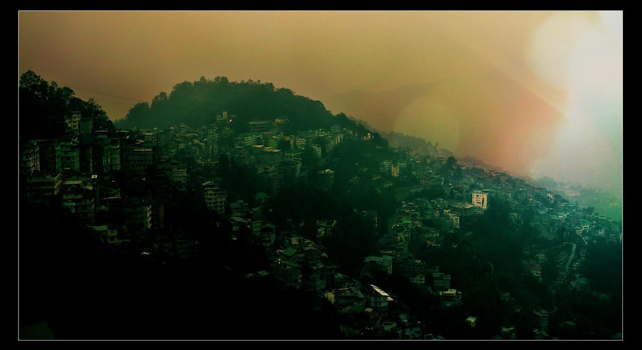 Jain Group Sikkim Continental Hotel Gangtok Exterior photo